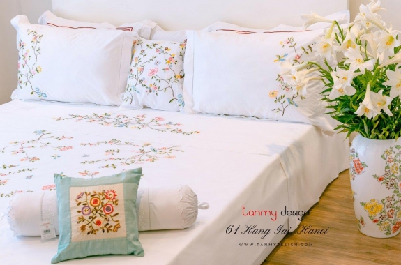 Queen size bed sheet with 2 pillowcases (50x70cm) - peach blossom embroidery